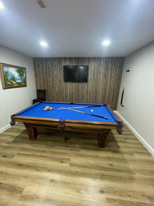 Quiet Private House W Hot Tub/fire Pit/games Holiday home *