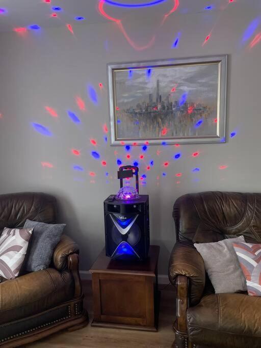 Holiday home Quiet Private House W Hot Tub/fire Pit/games