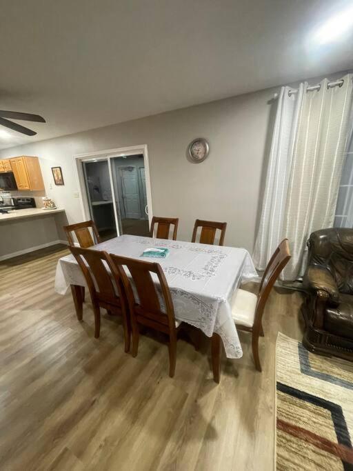 Quiet Private House W Hot Tub/fire Pit/games Holiday home *